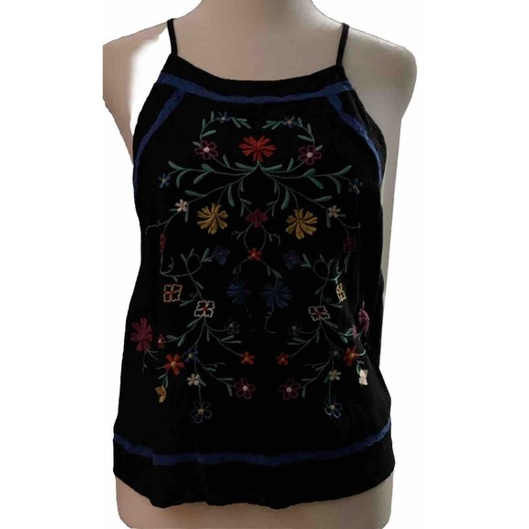 Eyeshadow Tops - Eye shadow Floral Embroidered Keyhole Back Top. Size Medium LTOP625